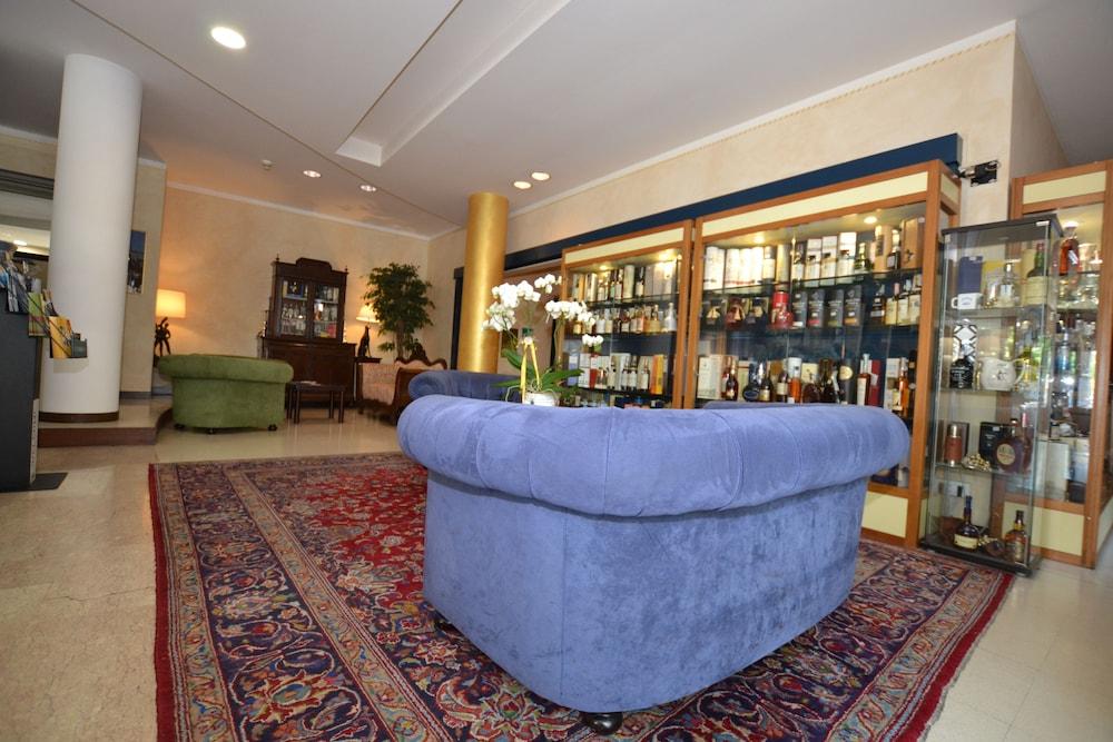 Hotel Enrichetta Desenzano del Garda Eksteriør bilde