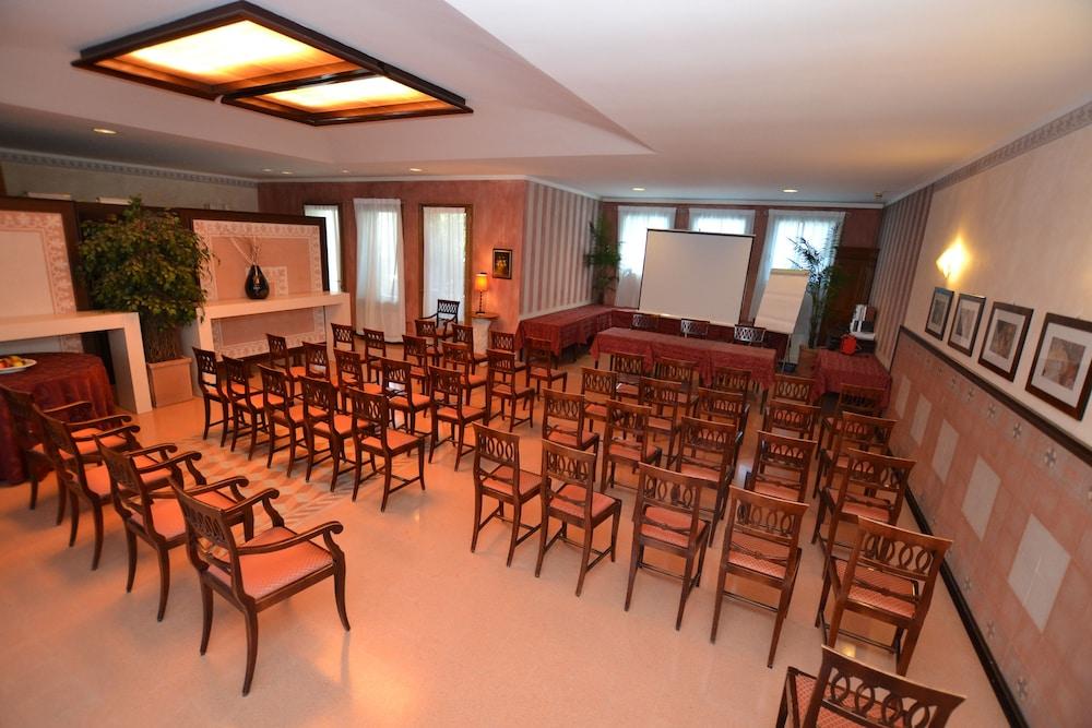 Hotel Enrichetta Desenzano del Garda Eksteriør bilde